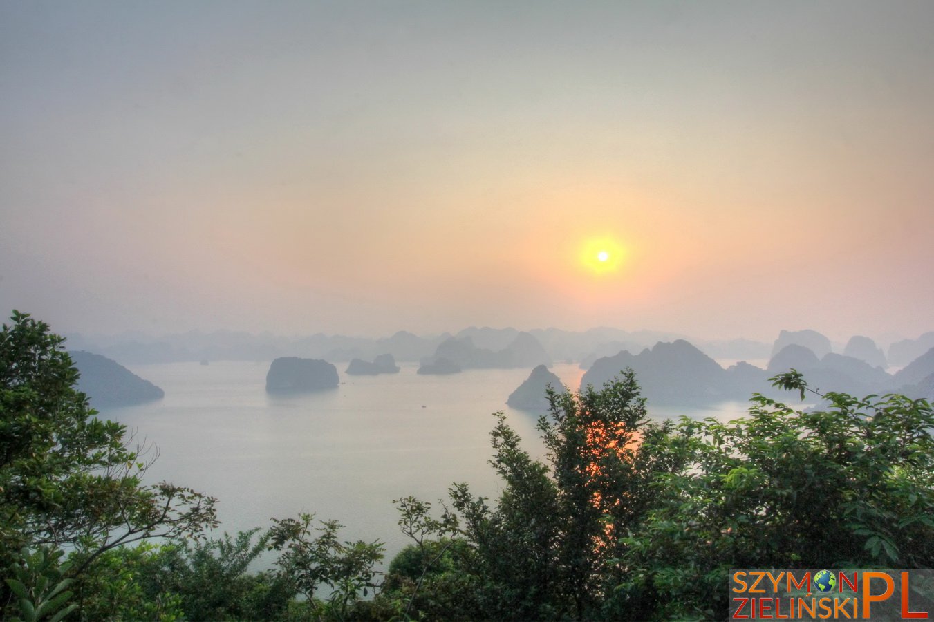 Ha Long Bay, Vietnam - photos and review - Zatoka Ha Long, Wietnam - zdjęcia i opis