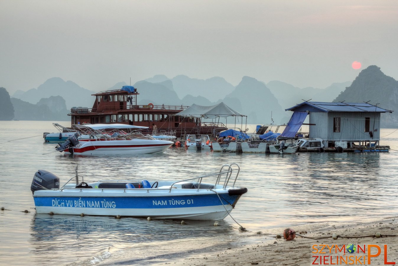 Ha Long Bay, Vietnam - photos and review - Zatoka Ha Long, Wietnam - zdjęcia i opis