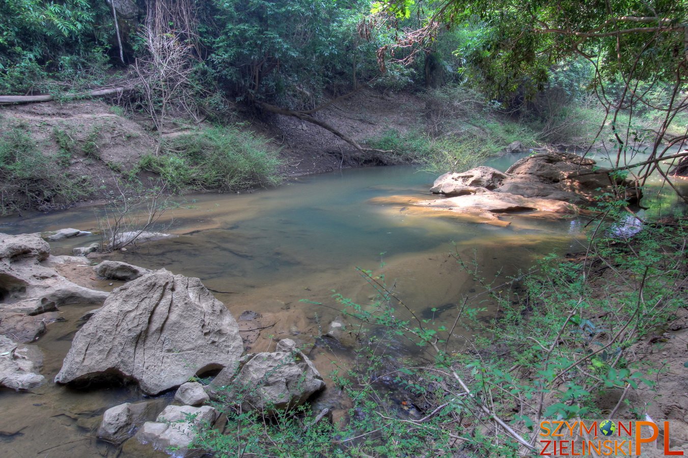 Tha Khaek Loop, Laos - Day 1 - Caves around Tha Khaek