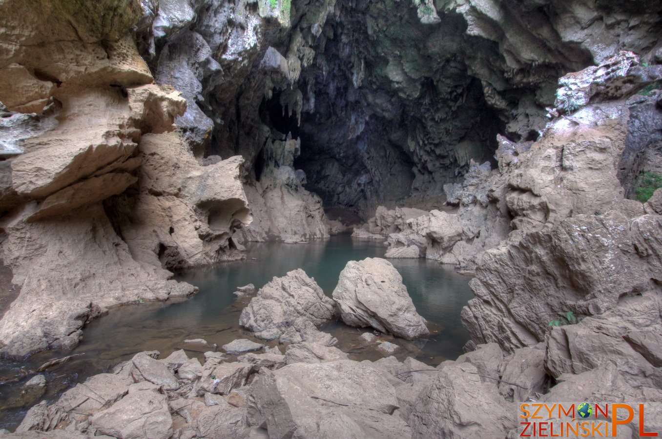 Tha Khaek Loop, Laos - Day 1 - Caves around Tha Khaek