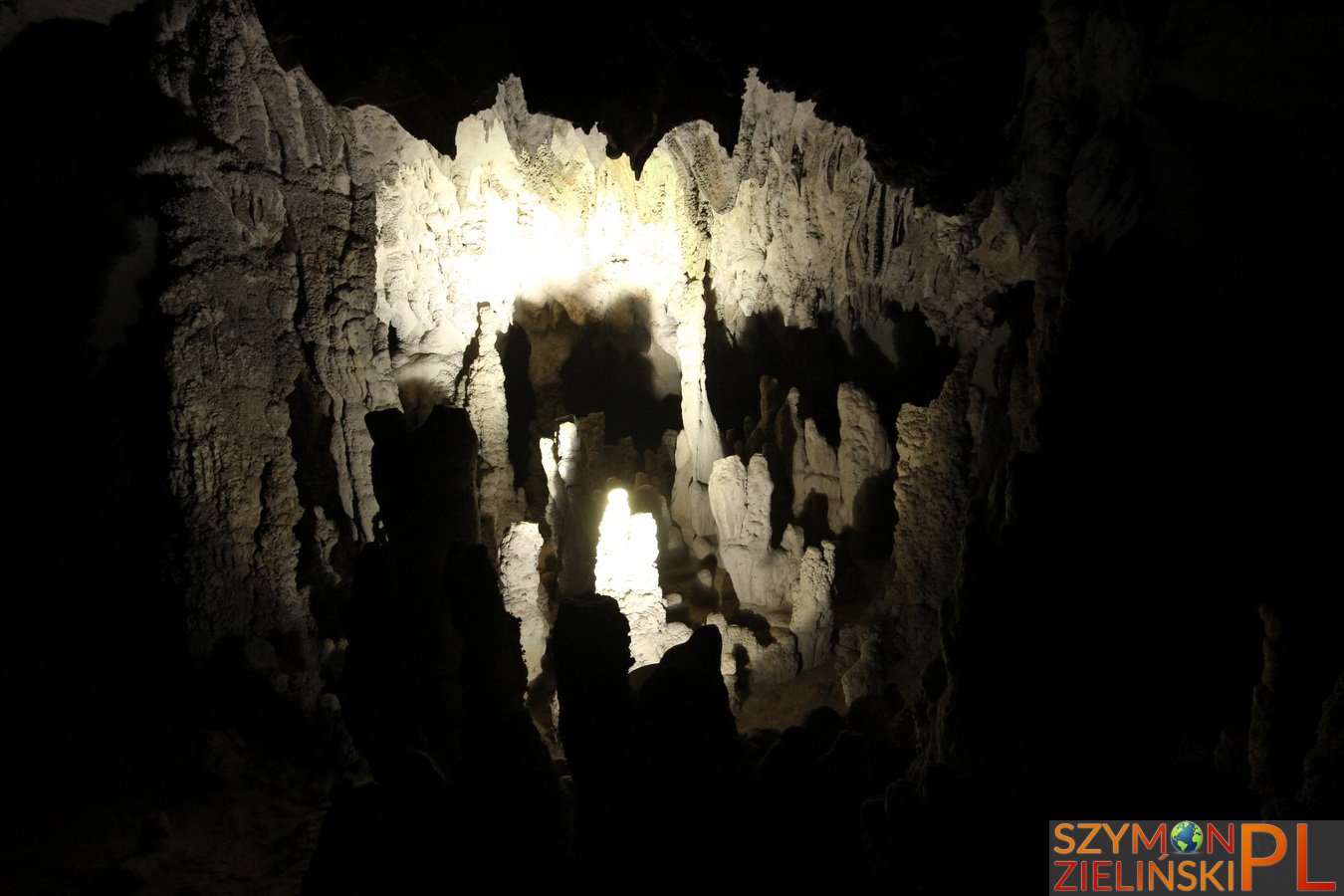 Tha Khaek Loop, Laos - Day 3 - Kong Lo cave