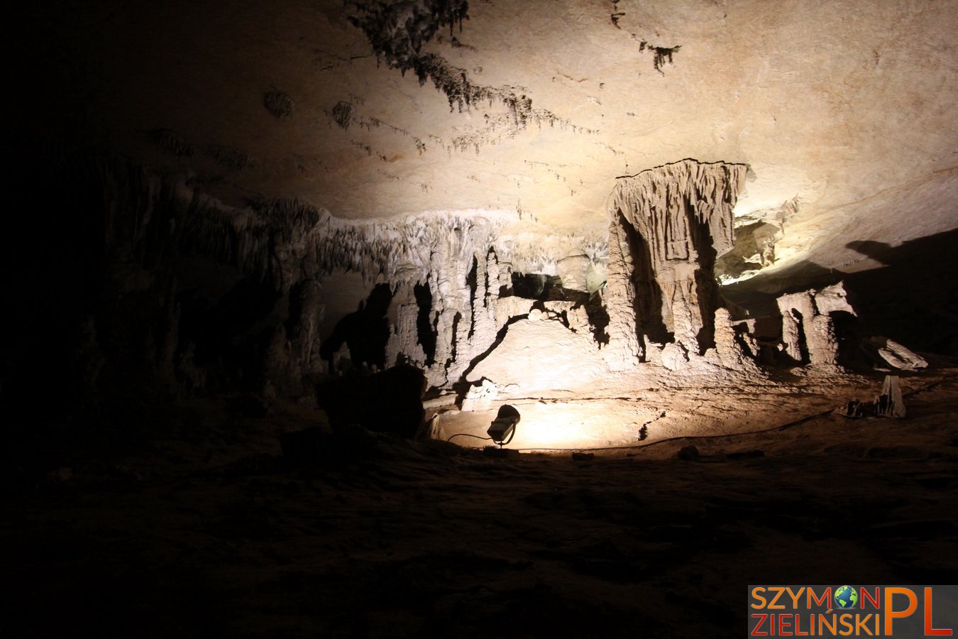 Tha Khaek Loop, Laos - Day 3 - Kong Lo cave